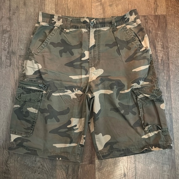 Beverly Hills Polo Club Other - Beverley Hills Polo Club Cargo Short